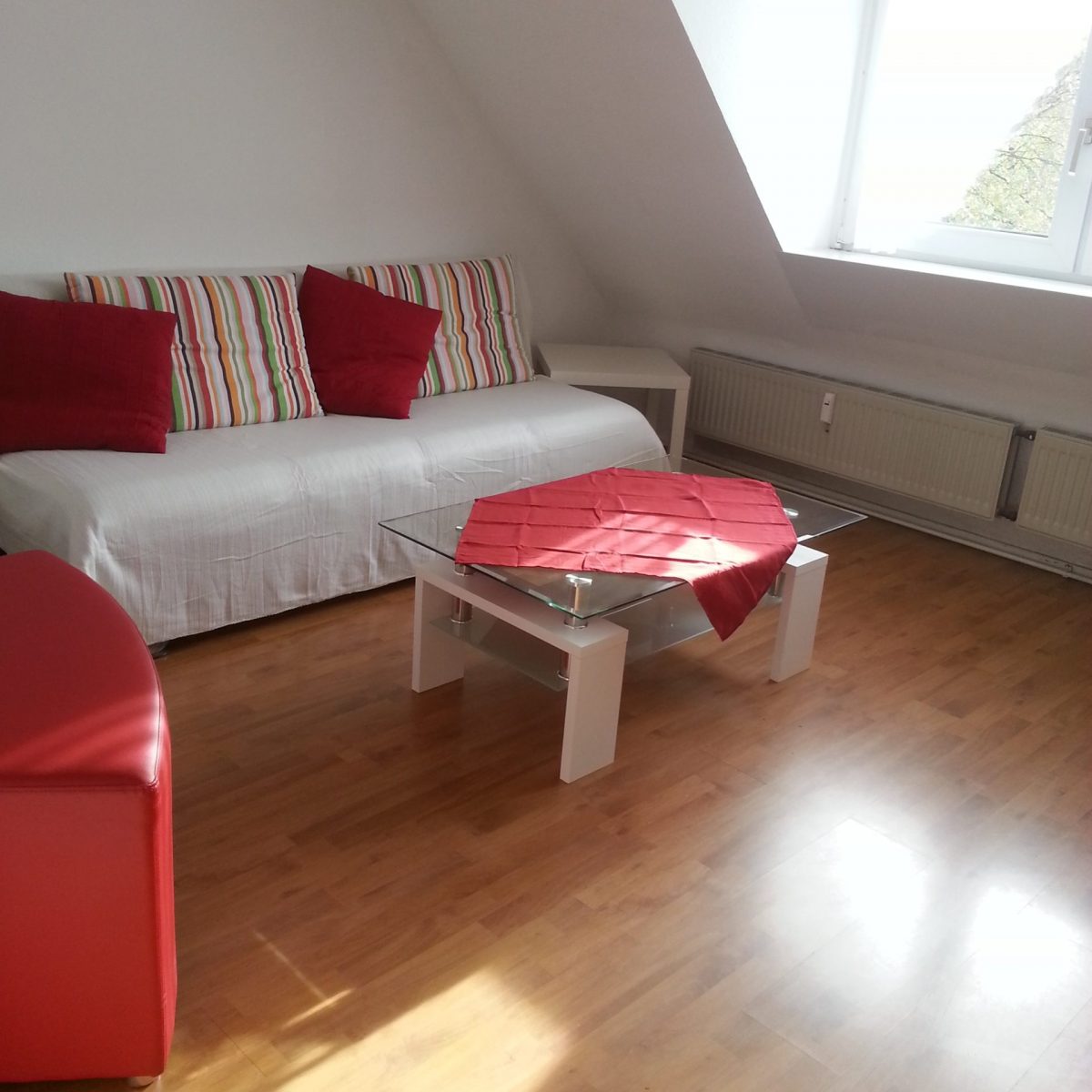 Moebliertes-Apartment-Oberhausen-DG-WZ